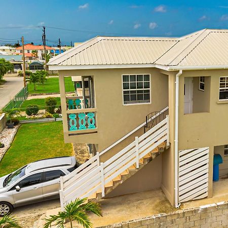Cozy Modern Upstairs 2 Bed A/C Apt Near 2 Everything Saint Philip Exterior foto